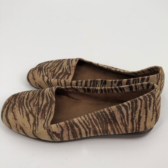 Aerosoles Leather Flats Animal Print Size 5M - Picture 5 of 10
